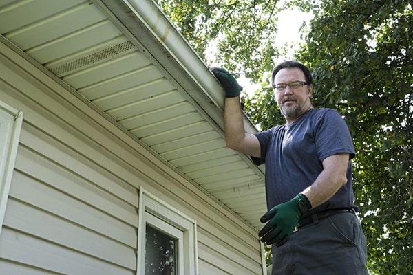 Gutter Cleaning of East Peoria crew